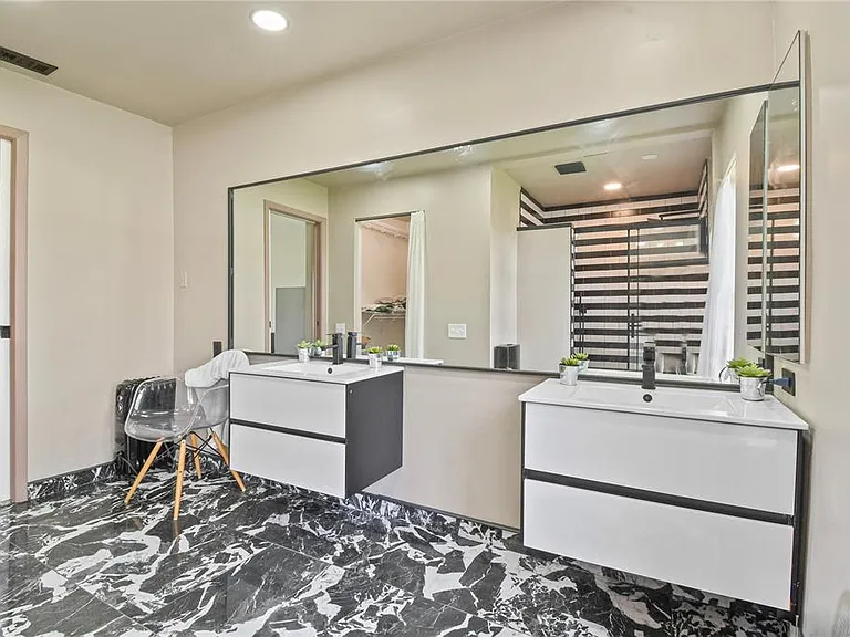 2906 Windridge Dr — Photo 13