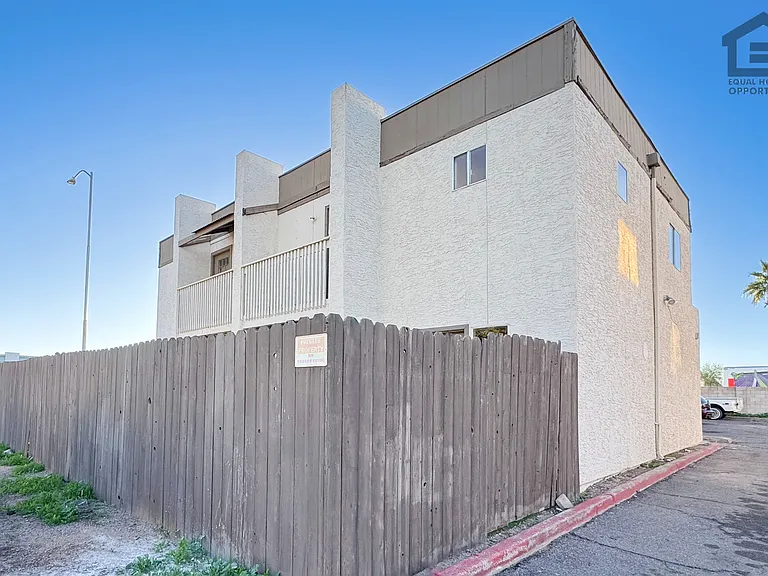 1765 E Pepper Cir — Photo 6