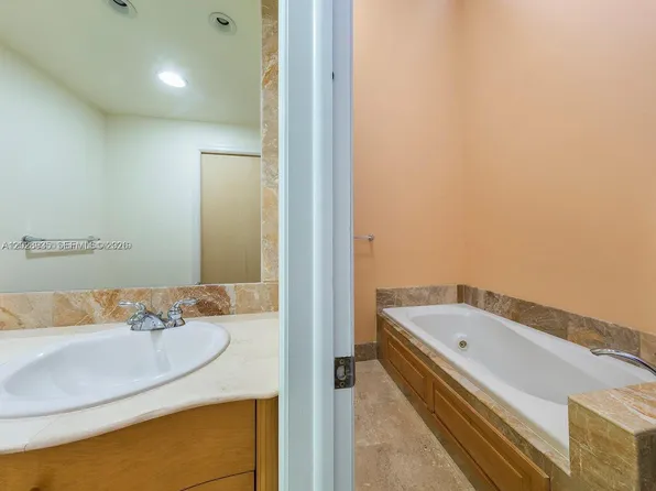 9055 SW 78th Ct #1, Miami, FL 33156