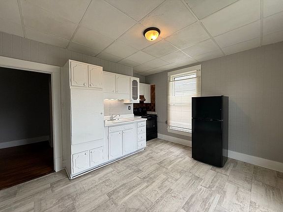 4th image of 605 W Macon St #4