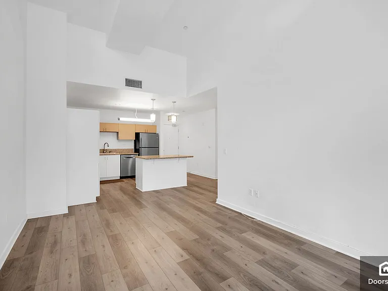 630 W 6th St #615 — Photo 4