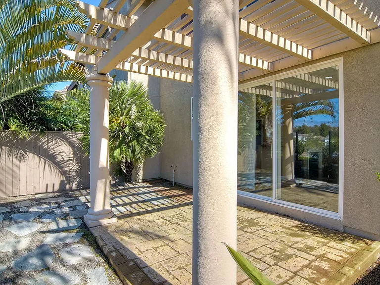 6349 Alexandri Cir — Photo 34