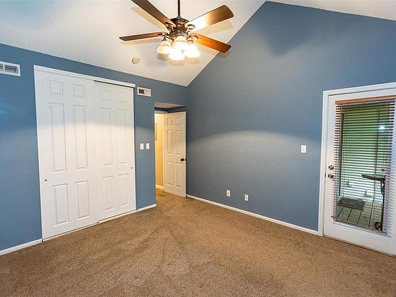 4th image of 2307 Yosemite Park Ct APT E