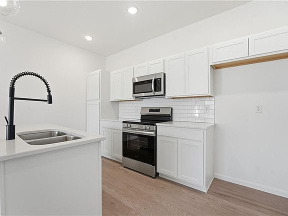 5th image of 12413 S Acacia Dr