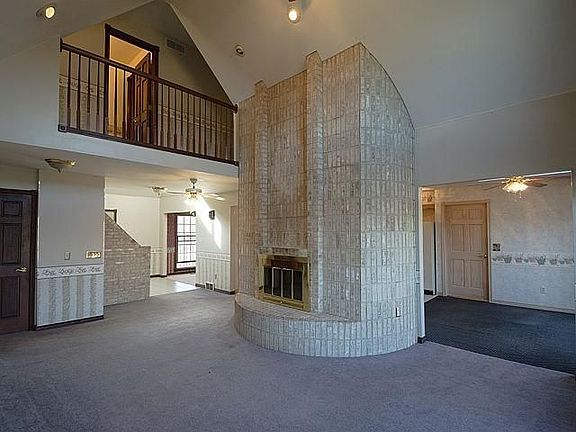 5th image of 9131 Winona Ct
