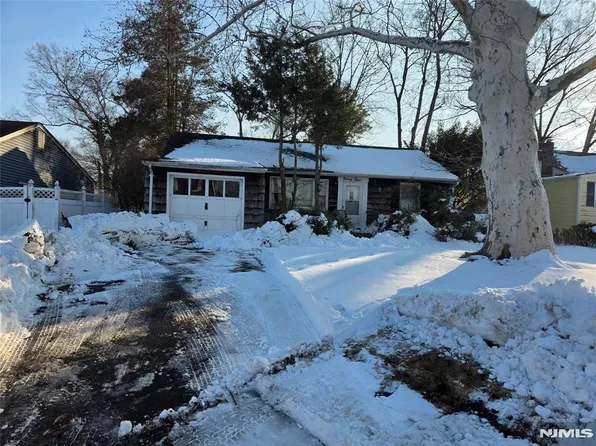 93 Highland Ave, Emerson, NJ 07630