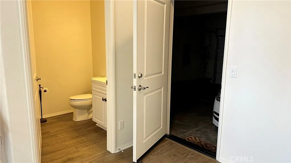 3 bed, 4.0 bath, 1499 sqft, $3,200 — Photo 3