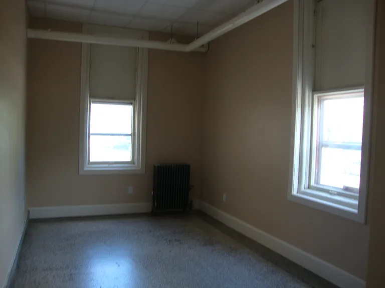 57 11th Ave N #202 — Photo 4