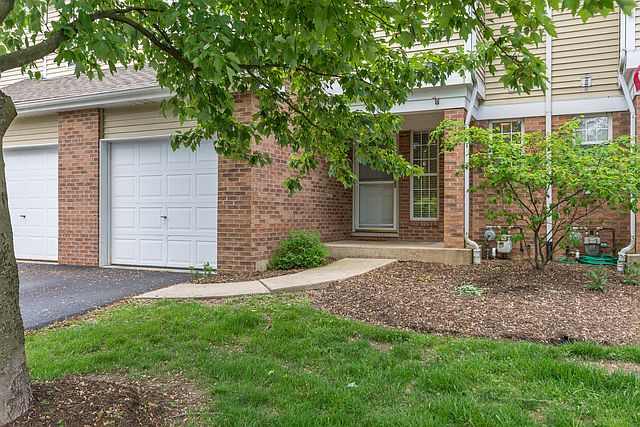 1st image of 636 Hillview Ct