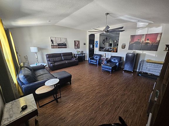 Front Family Room2