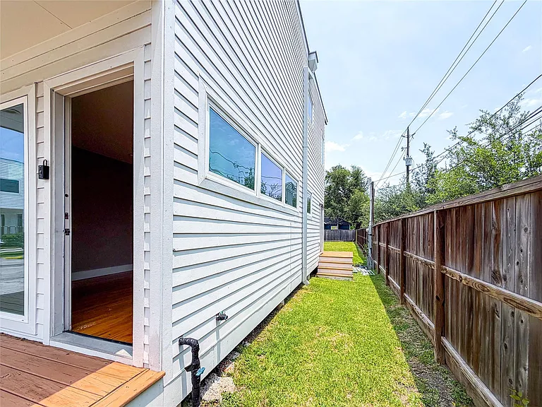 1416 Dumble St — Photo 21