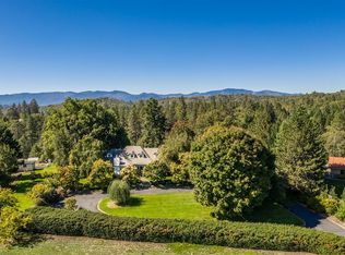 360 Country Aire Dr, Grants Pass, OR 97526
