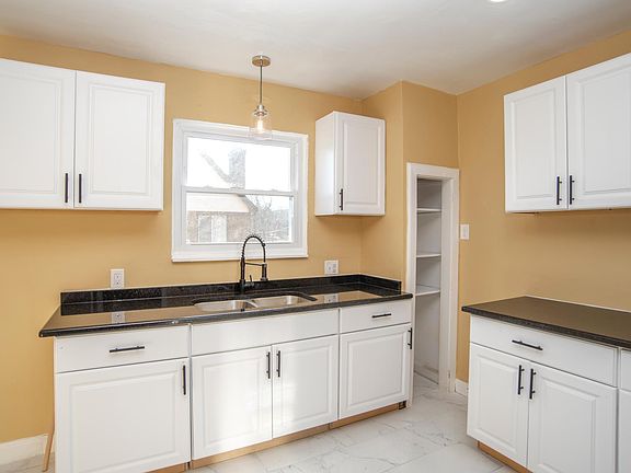 4th image of 16786 Greenlawn St #1-2
