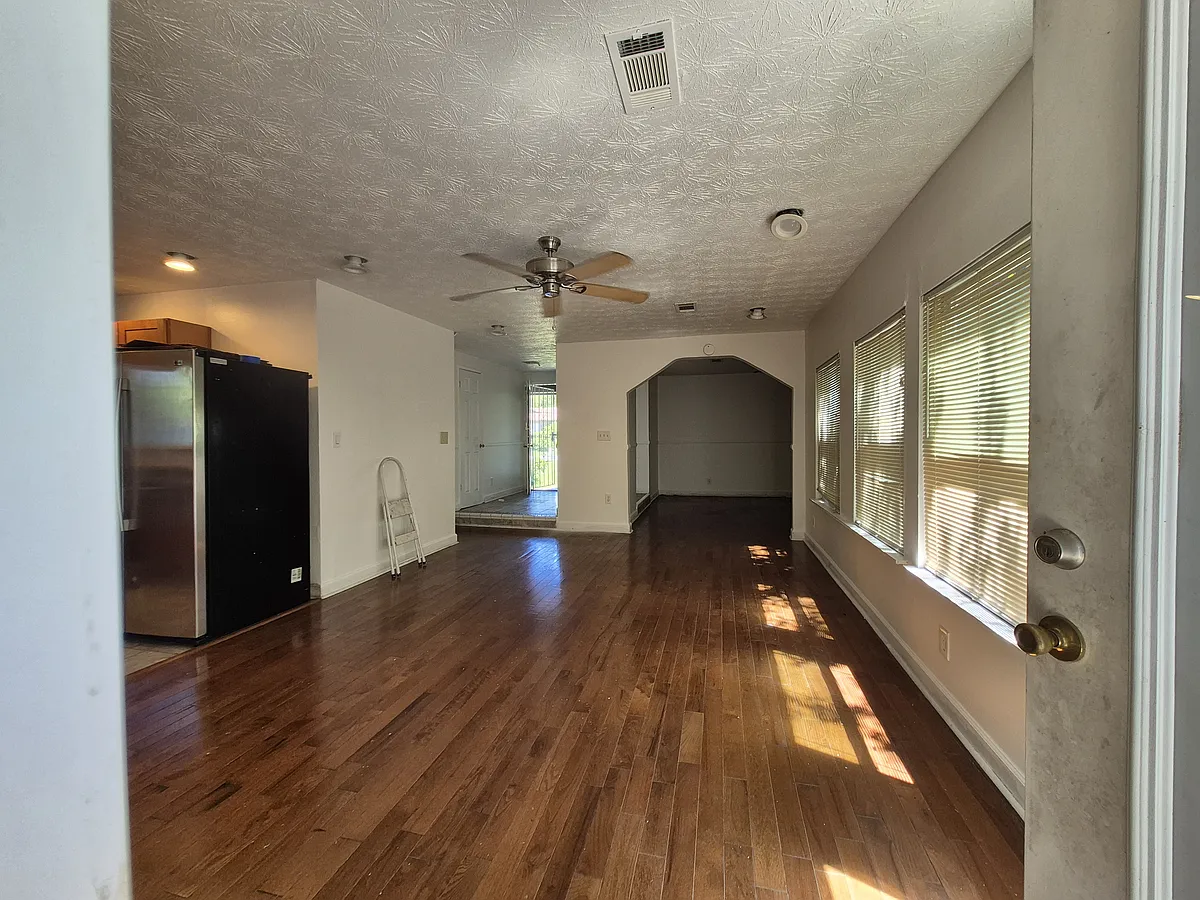 Building Photo - 3532 Cadiz Cir
