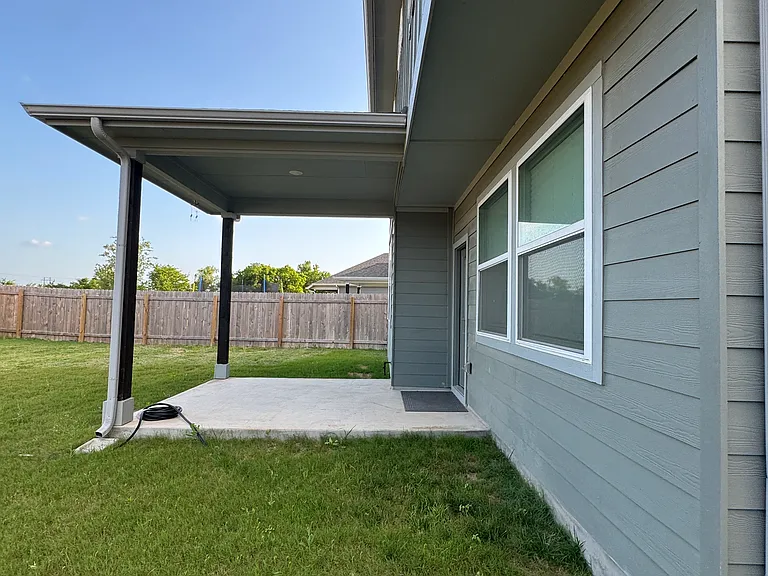 Marsh Ln — Photo 36