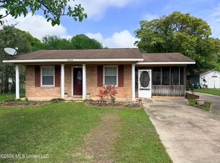 2006 Eden St, Pascagoula, MS 39581