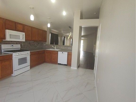 3rd image of 7936 Willow Pines Pl