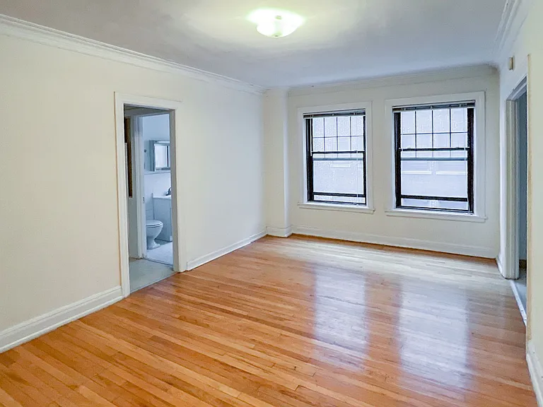 540 W. Briar — Photo 18