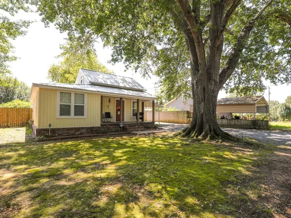 906 Spangle St, Benton, AR 72015