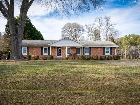 5405 Cedar Creek Dr, Mc Leansville, NC 27301