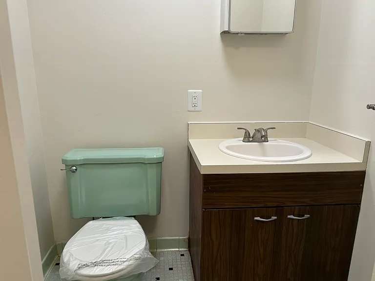Lincoln Woods Apartments — Photo 15