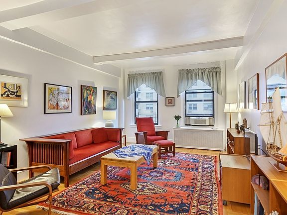 2nd image of 123 W 93rd St APT 10G