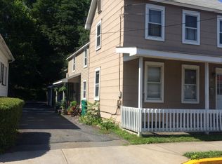 912 Scott St, Stroudsburg, PA 18360