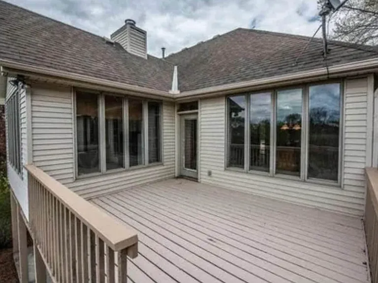 2077 Woodstone Dr — Photo 9