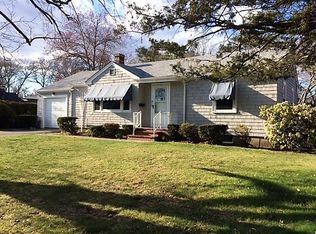 24 Bradford St, Barrington, RI 02806