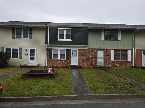 216 Cameron St, Berryville, VA 22611