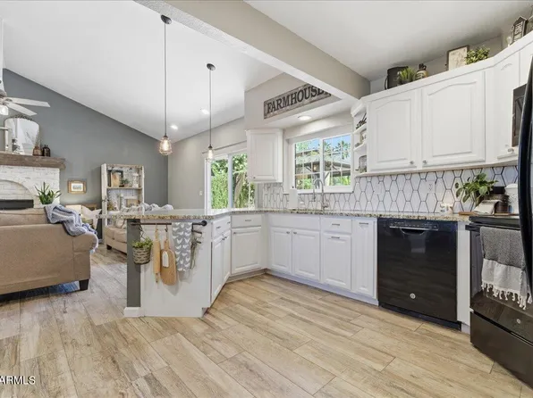 41 S KENNETH Place, Chandler, AZ 85226