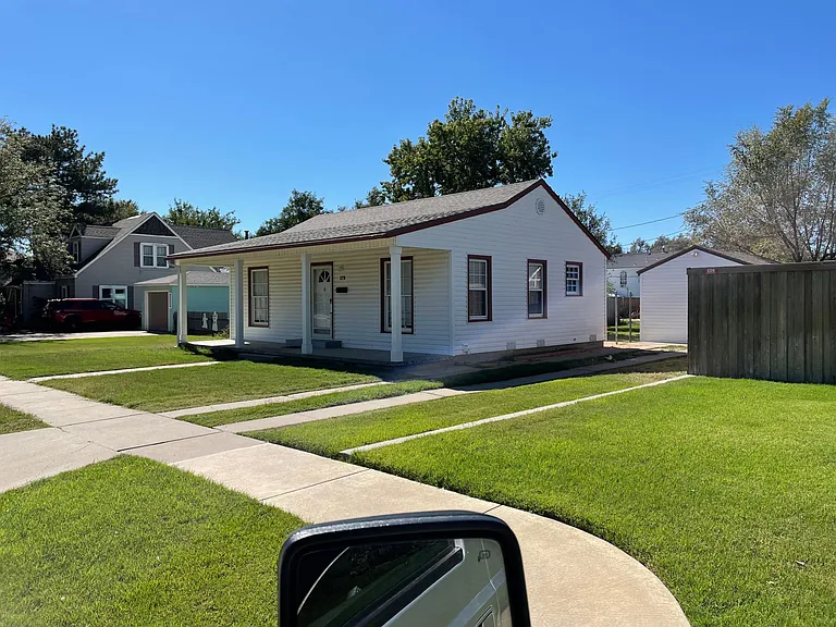 1231 Mary Ellen St — Photo 4