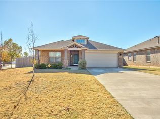 3525 Piney River Dr, Yukon, OK 73099
