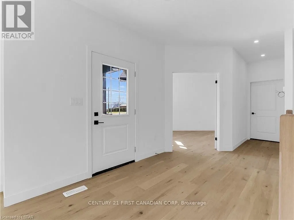 3 bed, $3,000 — Photo 3