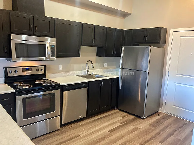 203 E Laurel St — Photo 364