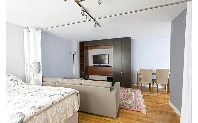 Rented by Douglas Elliman | media 2