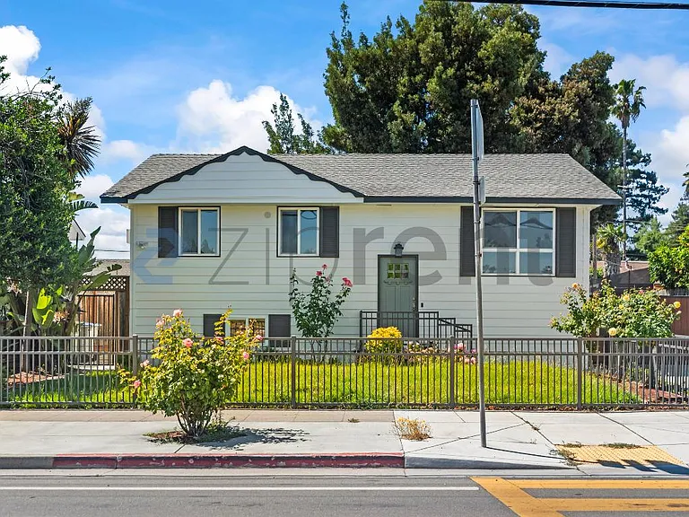 3908 W Campbell Ave — Photo 1