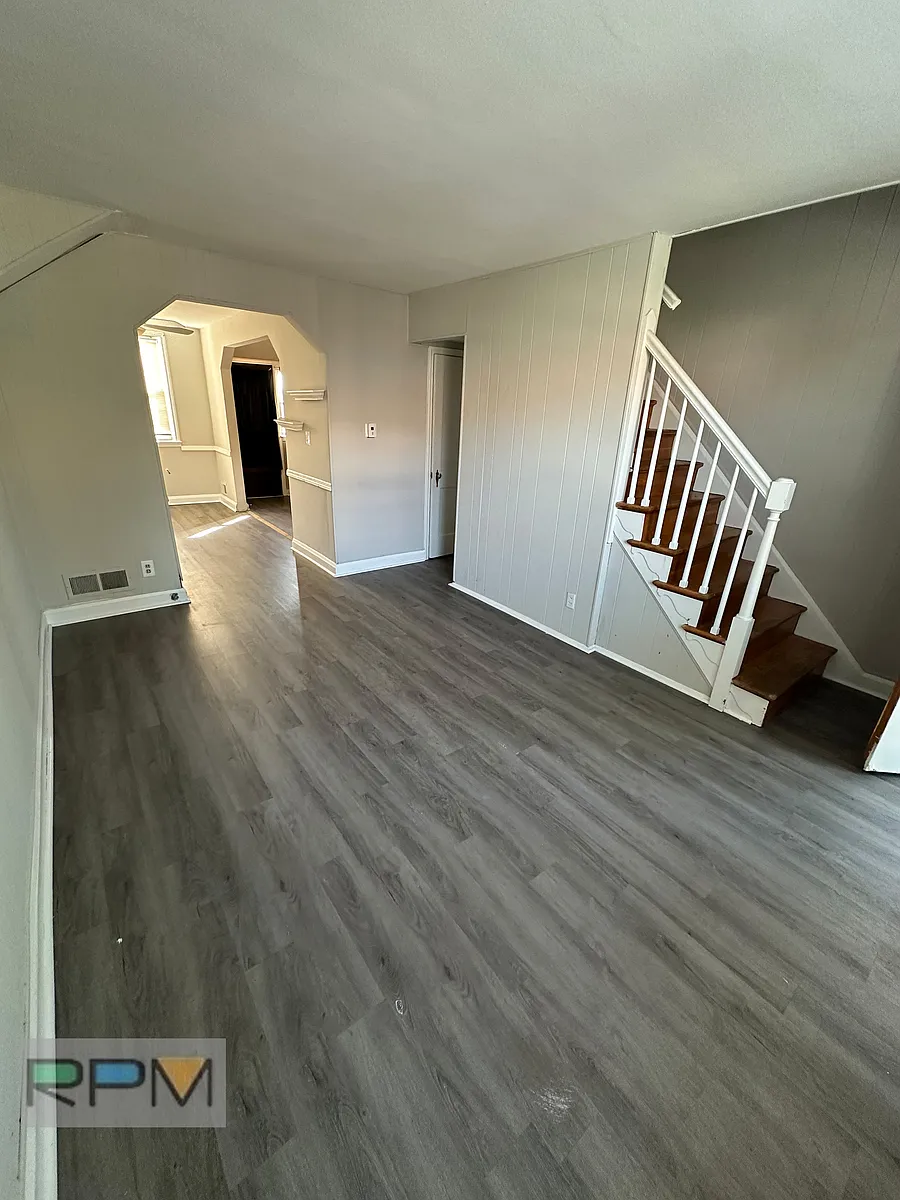 Building Photo - 1053 Parksley Ave