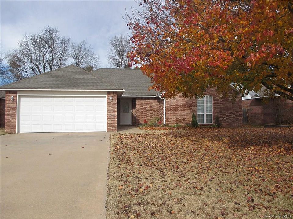 1st image of 2225 Green Meadows Cir