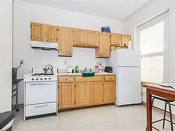 98 Moreland St — Photo 3