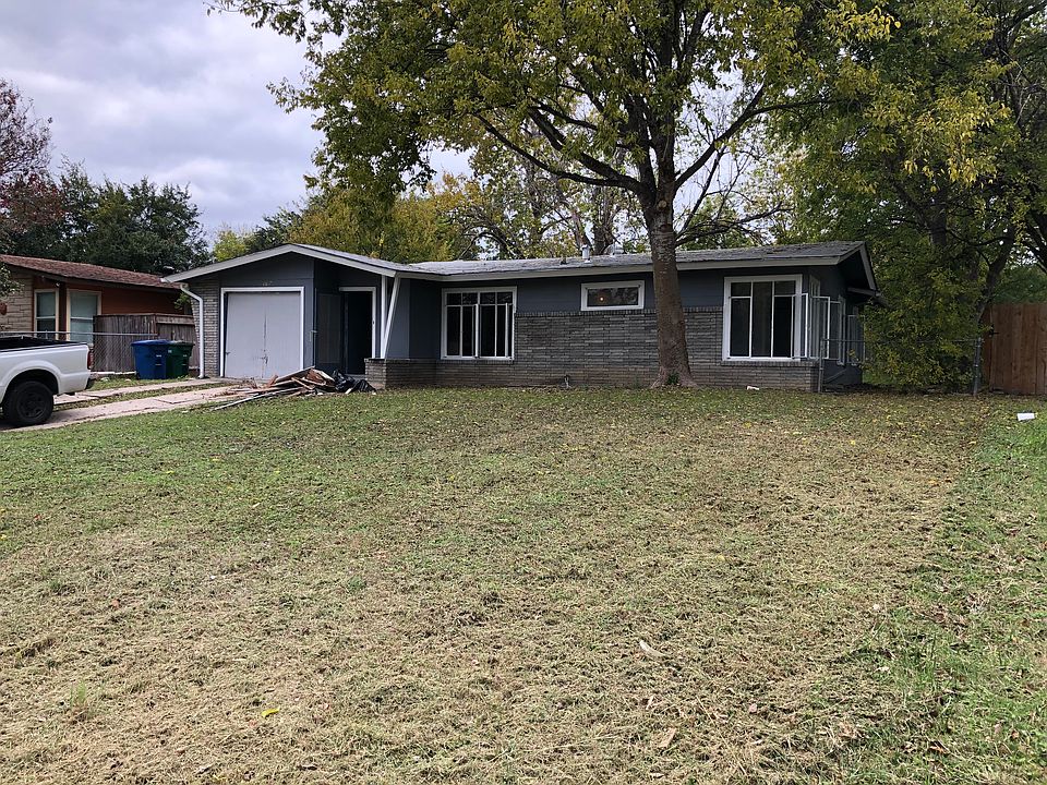 1st image of 115 Lakeshore Dr