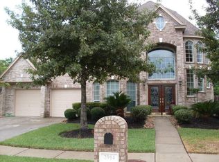2914 Wilshire Ln, Baytown, TX 77521