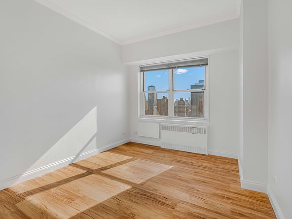 5th image of 747 10th Ave APT 15E