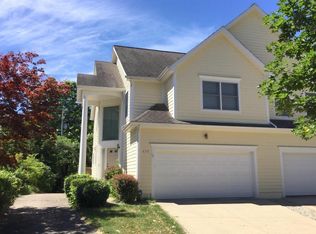 479 Village Oaks Ct, Ann Arbor, MI 48103
