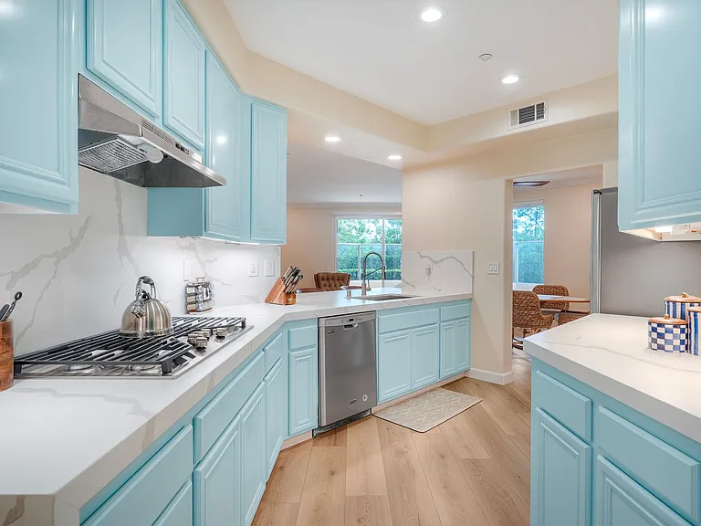 823 Kalpati Cir — Photo 18