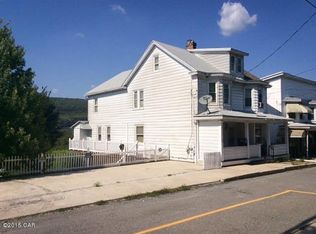 233 W Early Ave, Coaldale, PA 18218