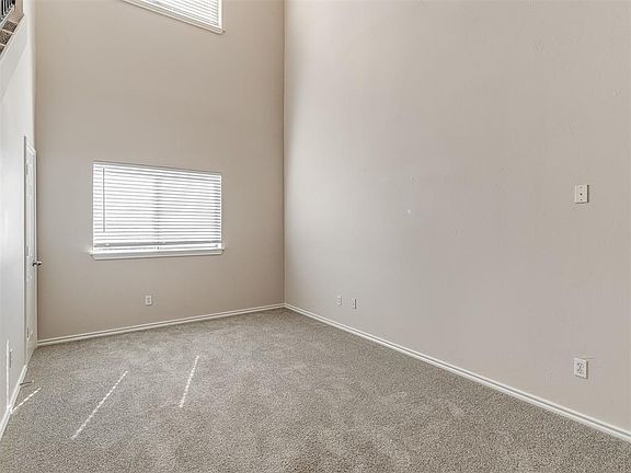 5th image of 1230 12th Ave SE Unit 1308