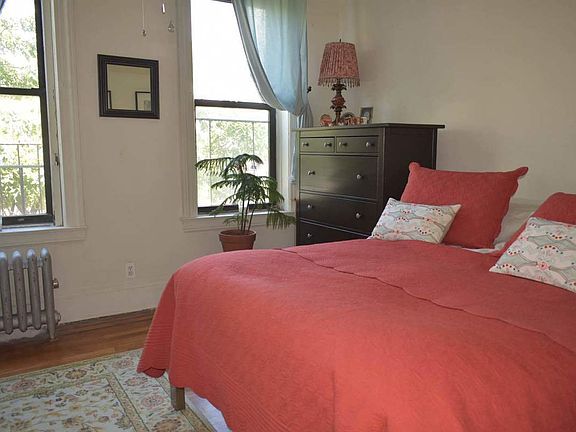 5th image of 3036 34th St APT 4A