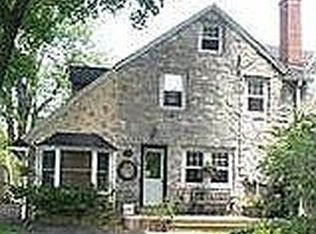 42 Orchard Ln, Berwyn, PA 19312