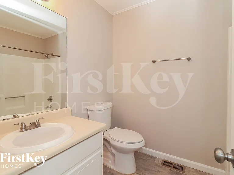 5531 Concord Cir — Photo 17